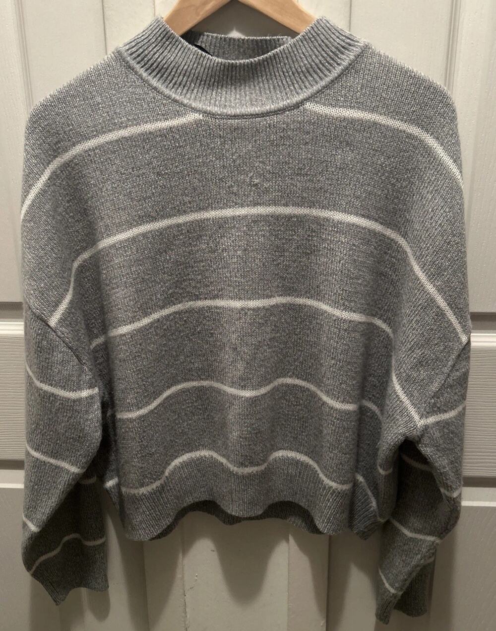 H&M Divided Womens Grey Mock Neck XL Cropped Knit Sweater Long Sleeve Relaxed